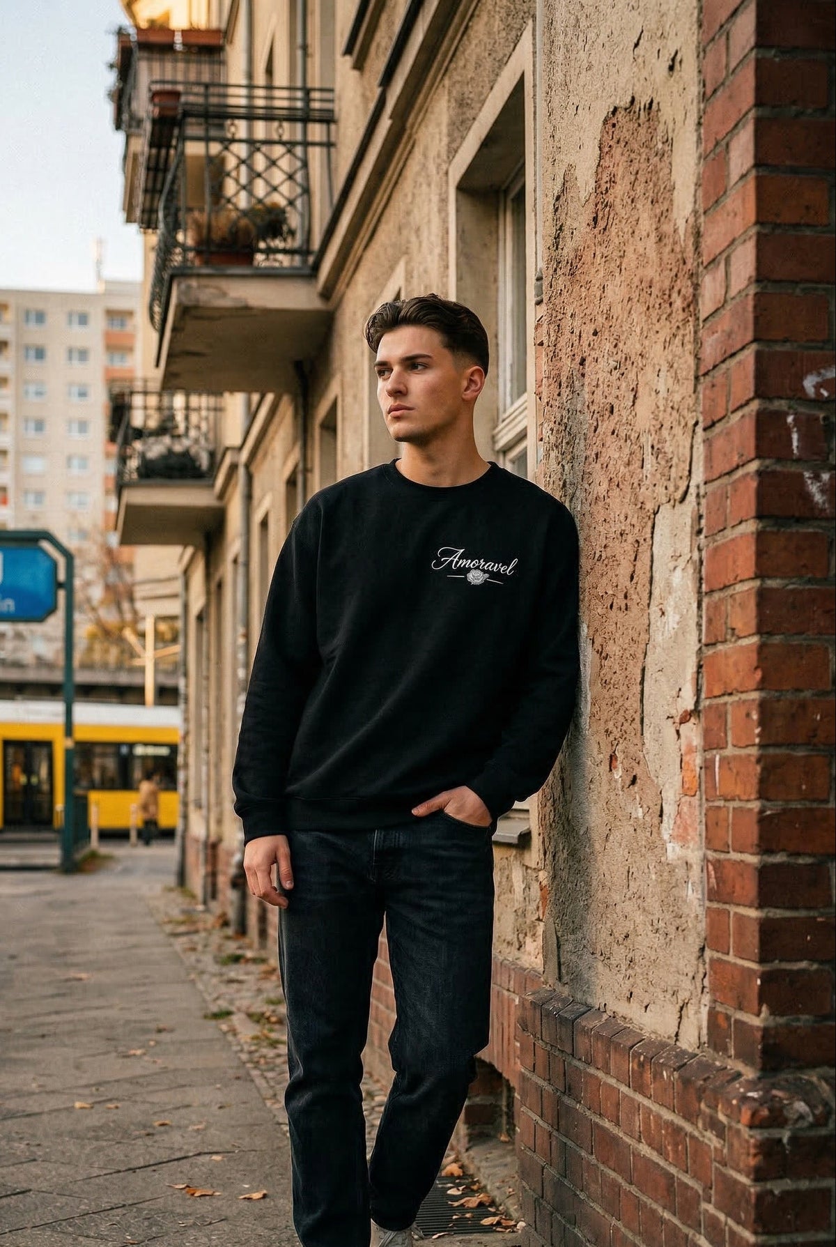 Minuit — Classic Crewneck Black